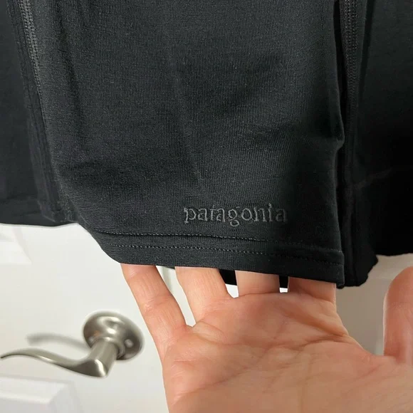 Patagonia black Performance Base Layer 100% wool thermal top size Men’s M - Picture 4 of 10